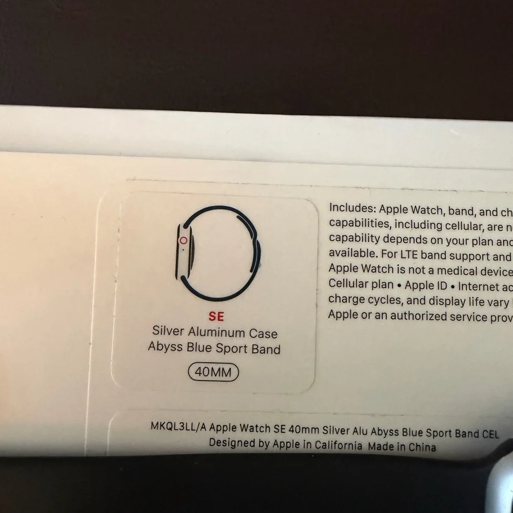 Apple SE Watch Silver Aluminum Case